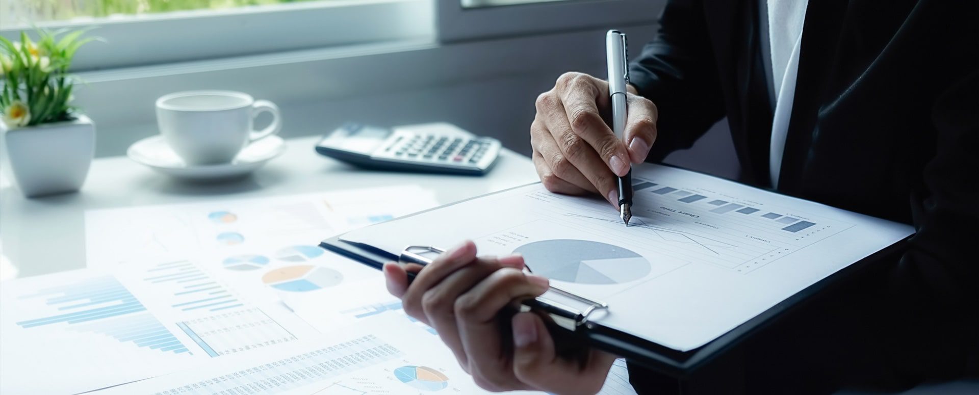 Mastering Volatility: Best Trading Strategies for Crypto